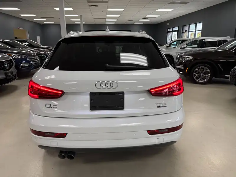 2018 Audi Q3 Progressiv, bílá, 141 679 km, dovoz Kanada — foto 4 z 12