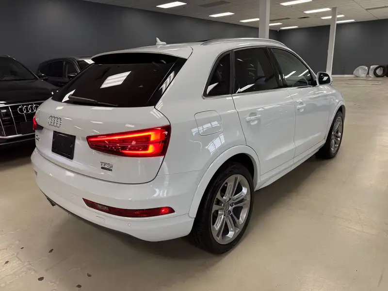 2018 Audi Q3 Progressiv, bílá, 141 679 km, dovoz Kanada — foto 5 z 12