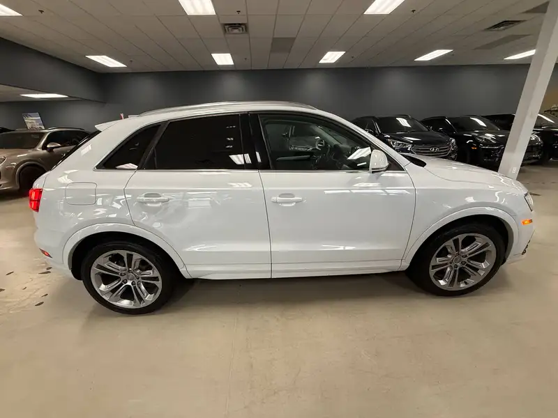2018 Audi Q3 Progressiv, bílá, 141 679 km, dovoz Kanada — foto 6 z 12