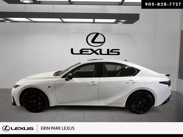 2026 Lexus IS 350, stříbrná, 15 km, dovoz Kanada — foto 5 z 16