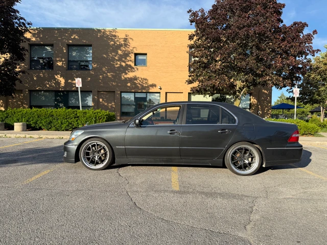 2004 Lexus Ls, 217 000 km, dovoz Kanada — foto 2 z 5