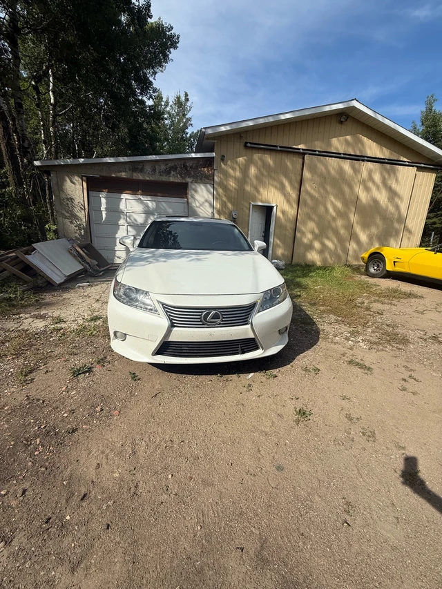 2013 Lexus Es, 220 000 km, dovoz Kanada — foto 2 z 5