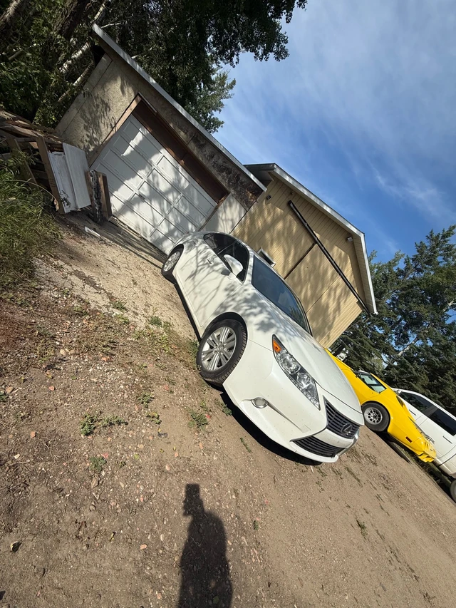 2013 Lexus Es, 220 000 km, dovoz Kanada — foto 3 z 5
