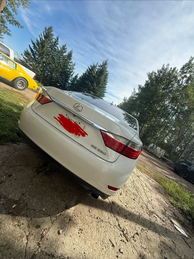 2013 Lexus Es, 220 000 km, dovoz Kanada — foto 4 z 5