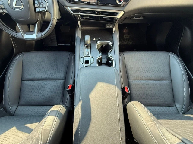 2026 Lexus RX 350, bílá, 15 km, dovoz Kanada — foto 12 z 20