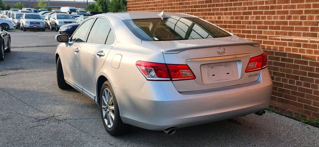 2011 Lexus Es 4dr Sdn, stříbrná, 247 848 km, dovoz Kanada — foto 3 z 20