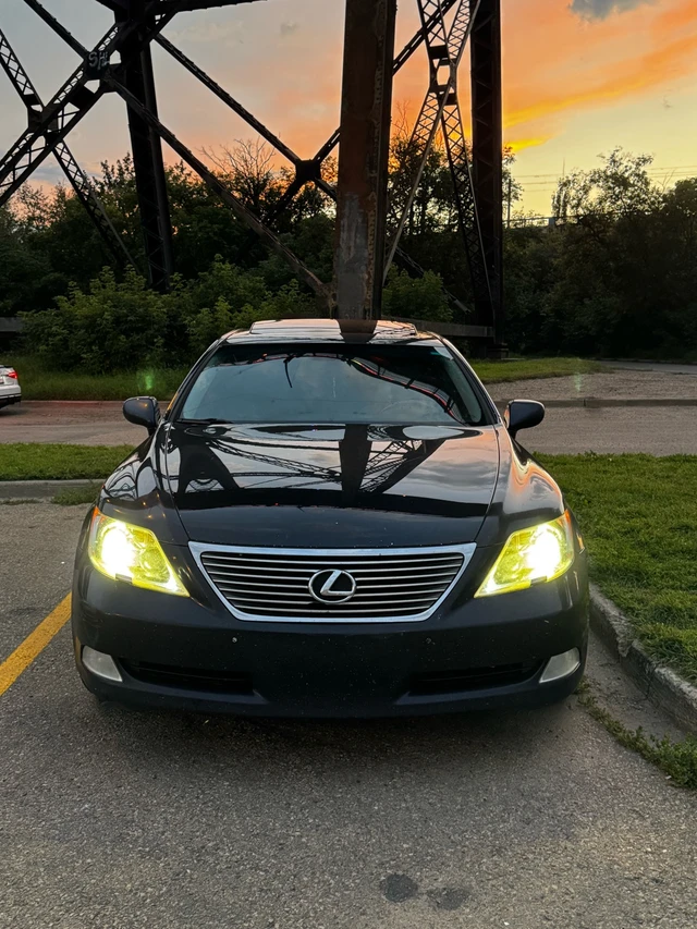 2008 Lexus Ls, modrá, 194 000 km, dovoz Kanada — foto 5 z 5