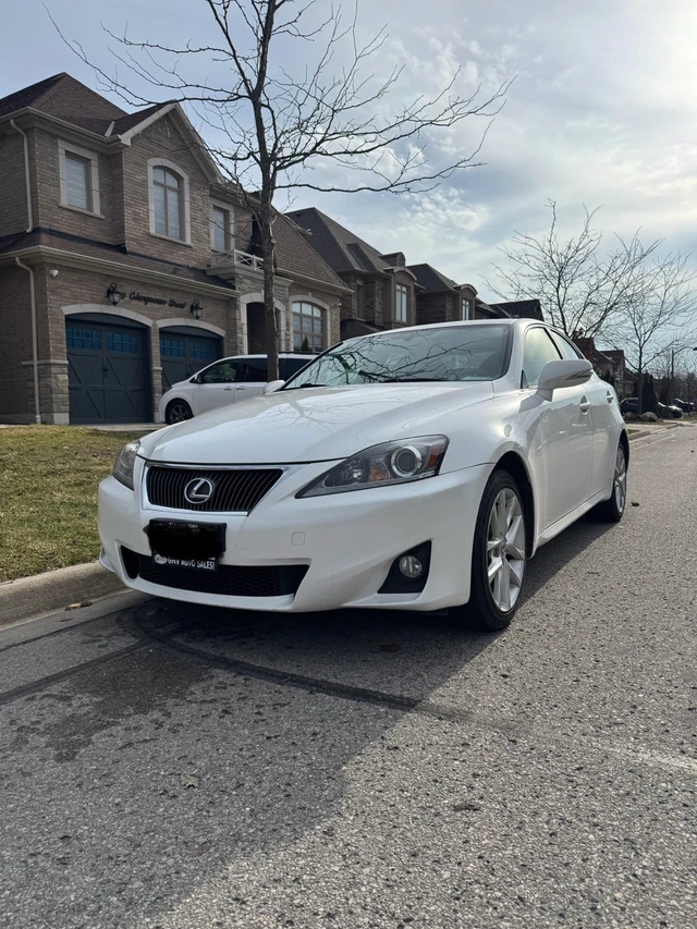 2012 Lexus Is 250, bílá, 216 000 km, dovoz Kanada — foto 3 z 5