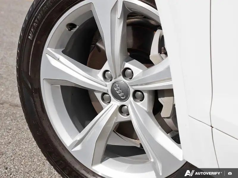 2018 Audi Q5 Progressiv, bílá, 133 613 km, dovoz Kanada — foto 9 z 12