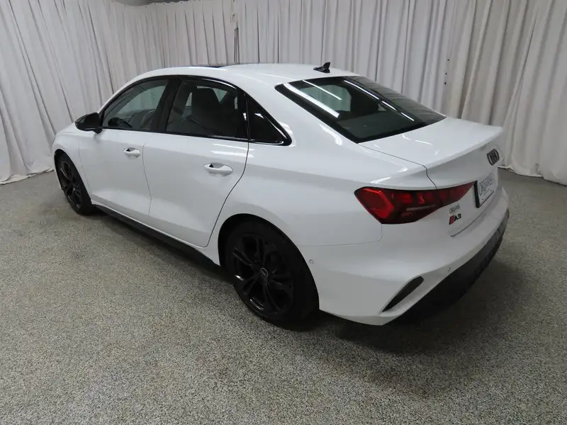 2025 Audi A3 Technik, bílá, 47 440 km, dovoz Kanada — foto 5 z 12