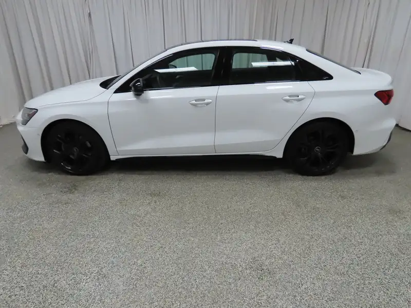2025 Audi A3 Technik, bílá, 47 440 km, dovoz Kanada — foto 6 z 12