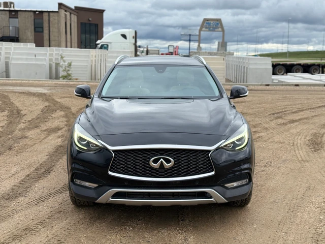 2017 Infiniti Qx30, černá, 134 000 km, dovoz Kanada — foto 1