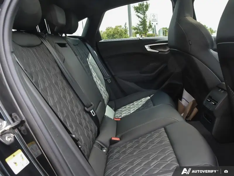 2025 Audi S5 quattro, černá, 16 552 km, dovoz Kanada — foto 9 z 12