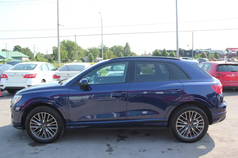 2022 Audi Q3 Progressiv, modrá, 123 922 km, dovoz Kanada — foto 3 z 12