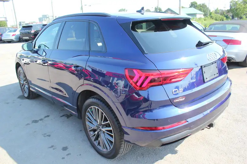 2022 Audi Q3 Progressiv, modrá, 123 922 km, dovoz Kanada — foto 5 z 12
