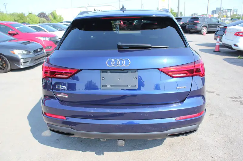 2022 Audi Q3 Progressiv, modrá, 123 922 km, dovoz Kanada — foto 6 z 12