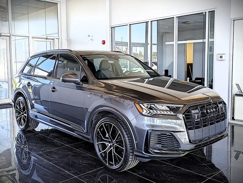 2023 Audi Q7 Progressiv, šedá, 52 168 km, dovoz Kanada — foto 3 z 12