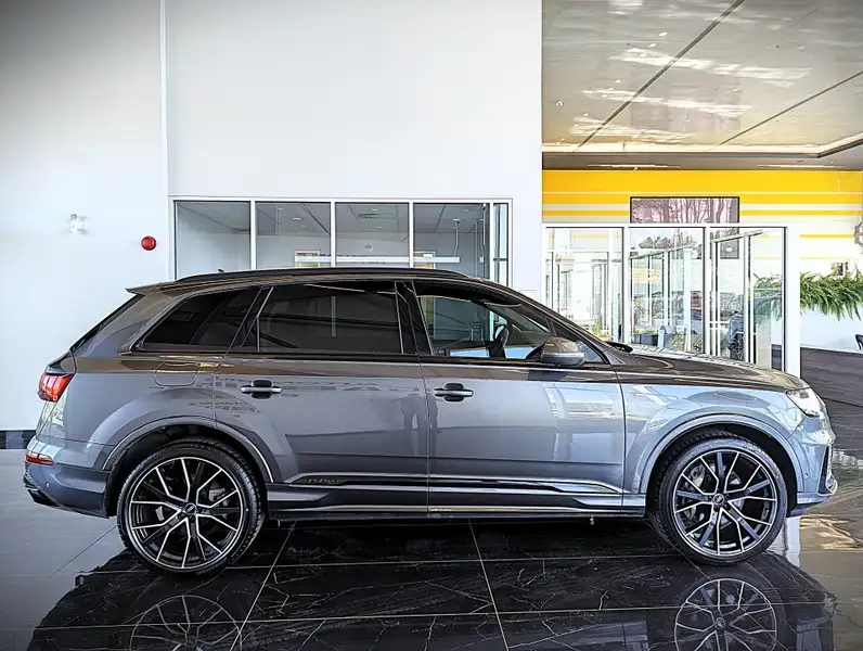 2023 Audi Q7 Progressiv, šedá, 52 168 km, dovoz Kanada — foto 4 z 12