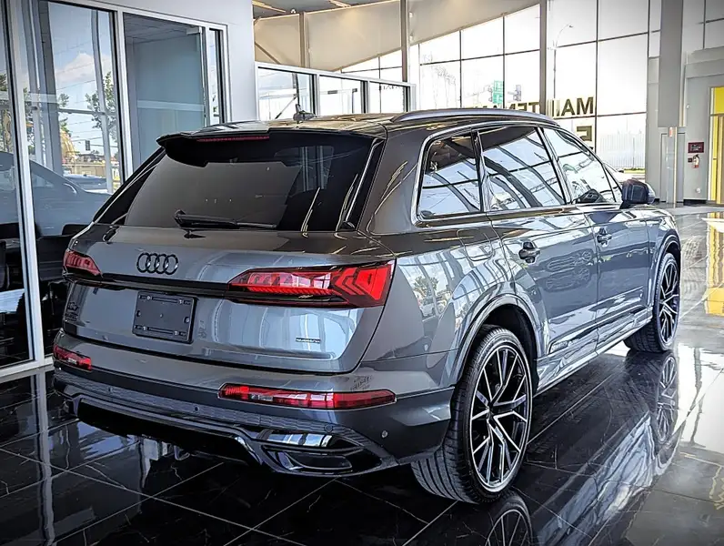 2023 Audi Q7 Progressiv, šedá, 52 168 km, dovoz Kanada — foto 5 z 12