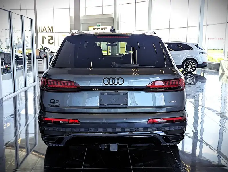 2023 Audi Q7 Progressiv, šedá, 52 168 km, dovoz Kanada — foto 6 z 12