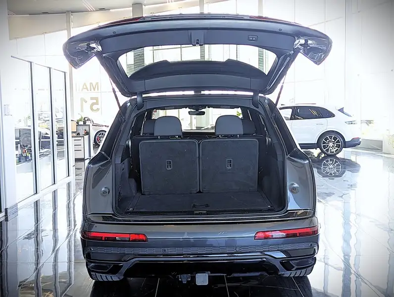 2023 Audi Q7 Progressiv, šedá, 52 168 km, dovoz Kanada — foto 7 z 12