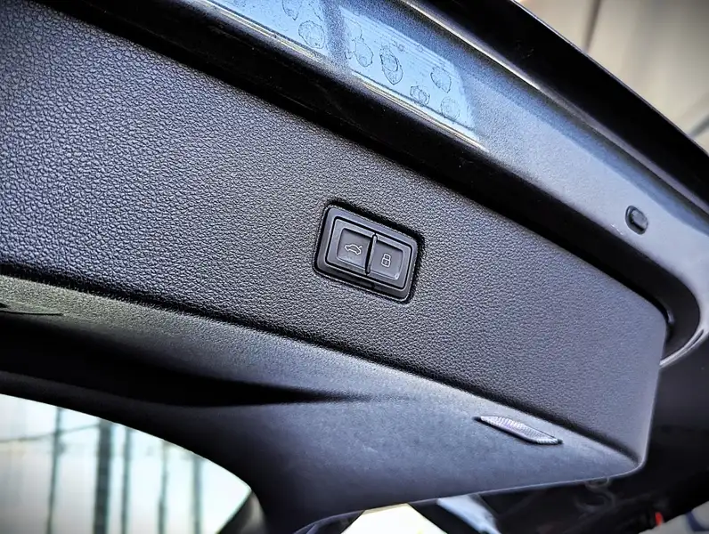 2023 Audi Q7 Progressiv, šedá, 52 168 km, dovoz Kanada — foto 8 z 12