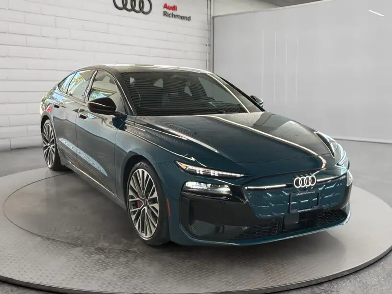 2025 Audi S6 e-tron Technik, modrá, 15 996 km, dovoz Kanada — foto 3 z 12