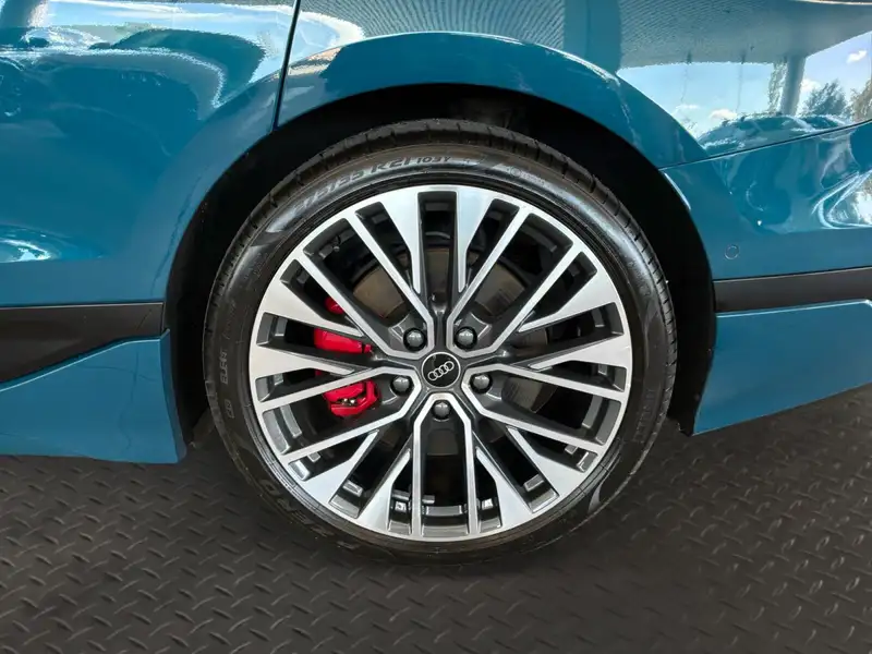 2025 Audi S6 e-tron Technik, modrá, 15 996 km, dovoz Kanada — foto 9 z 12