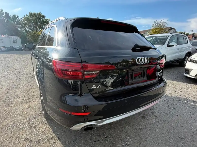 2017 Audi A4 Technik, černá, 87 000 km, dovoz Kanada — foto 4 z 12