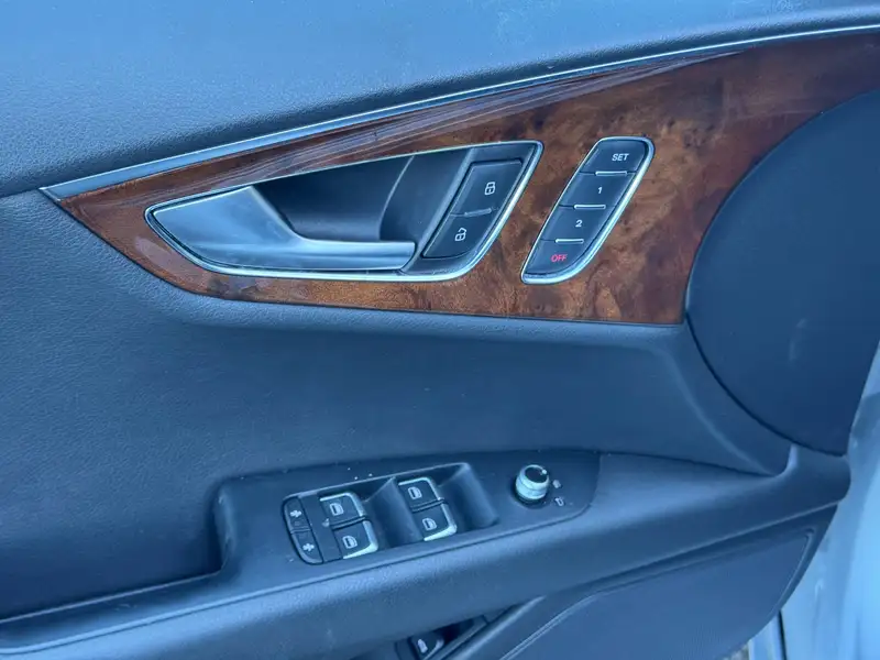 2014 Audi A7 Progressiv, stříbrná, 139 000 km, dovoz Kanada — foto 12 z 12