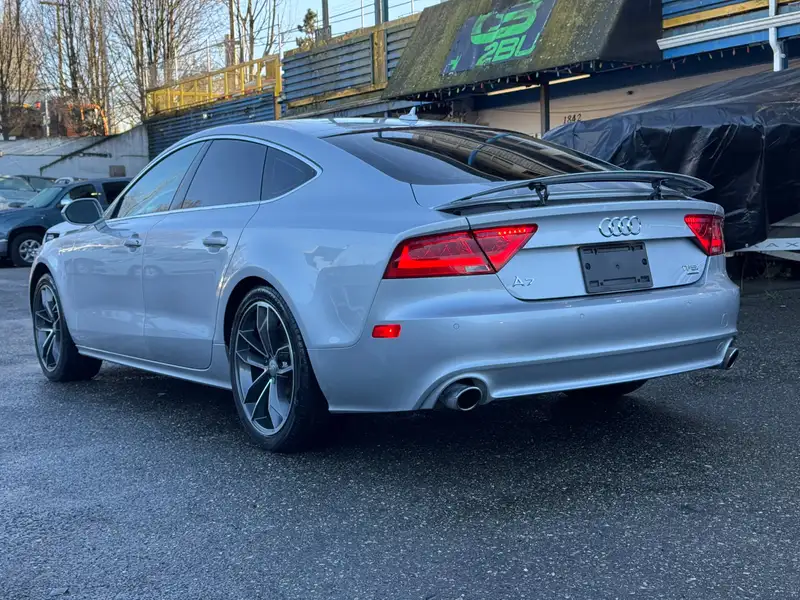 2014 Audi A7 Progressiv, stříbrná, 139 000 km, dovoz Kanada — foto 3 z 12