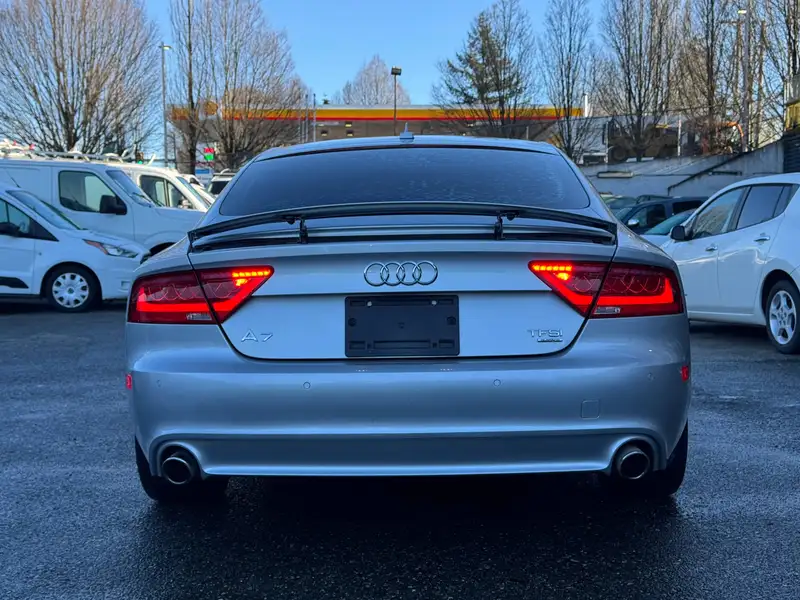 2014 Audi A7 Progressiv, stříbrná, 139 000 km, dovoz Kanada — foto 4 z 12