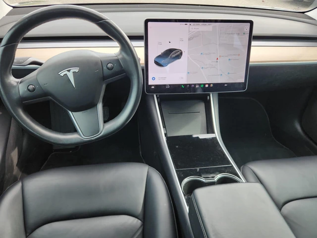 2019 Tesla Model 3 Long Range, černá, 153 953 km, dovoz Kanada — foto 3 z 5