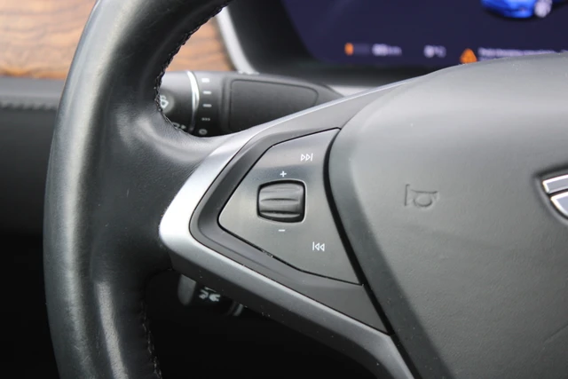 2020 Tesla Model S LONG RANGE PLUS, modrá, 113 430 km, dovoz Kanada — foto 12 z 20
