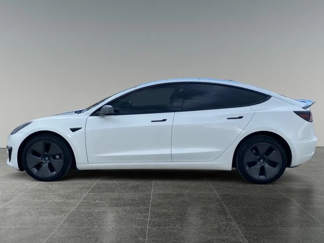 2022 Tesla Model 3 Long Range, 134 386 km, dovoz Kanada — foto 2 z 17