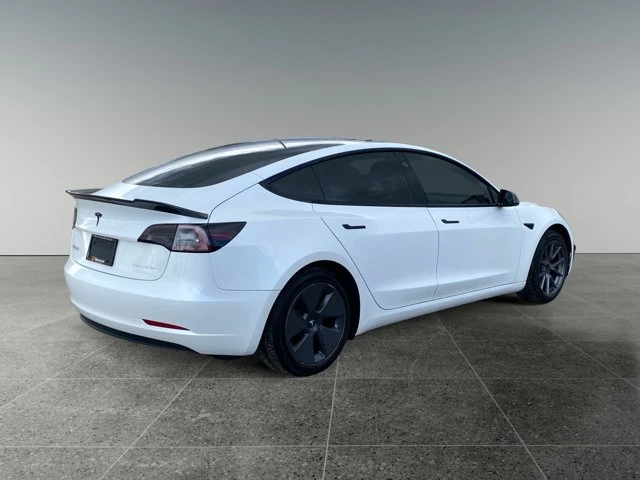 2022 Tesla Model 3 Long Range, 134 386 km, dovoz Kanada — foto 7 z 17