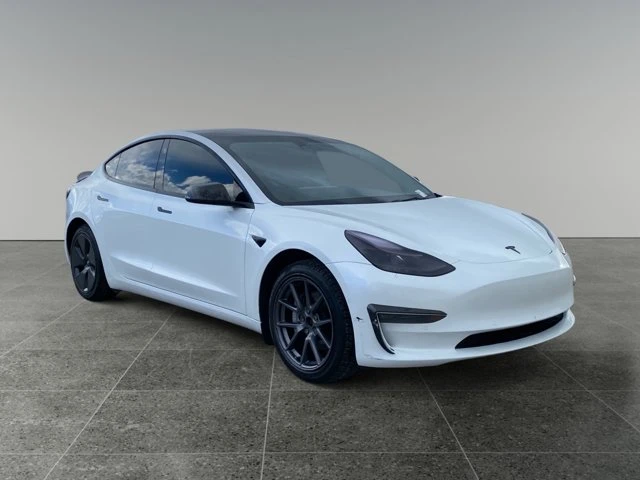 2022 Tesla Model 3 Long Range, 134 386 km, dovoz Kanada — foto 9 z 17