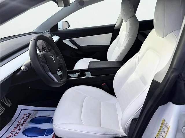 2019 Tesla Model 3 Standard Range, bílá, 143 258 km, dovoz Kanada — foto 11 z 17