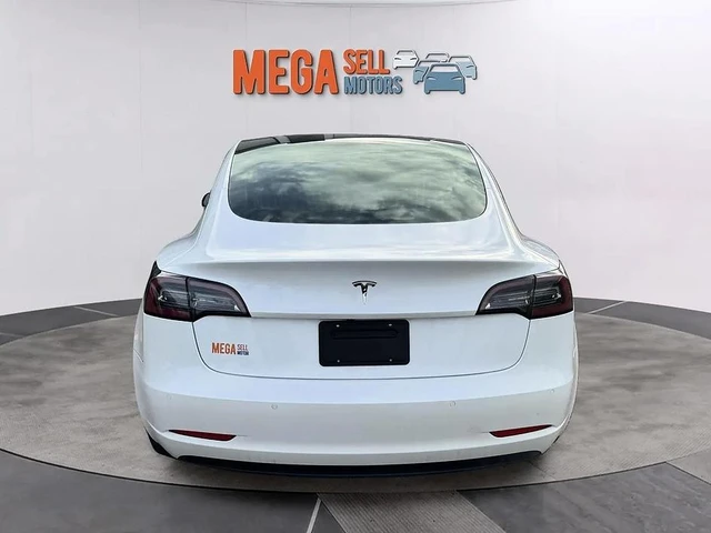 2019 Tesla Model 3 Standard Range, bílá, 143 258 km, dovoz Kanada — foto 4 z 17