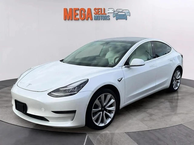 2019 Tesla Model 3 Standard Range, bílá, 143 258 km, dovoz Kanada — foto 7 z 17