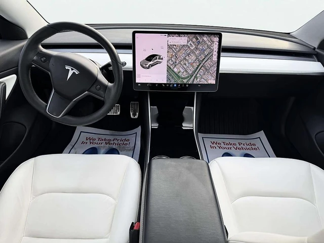 2019 Tesla Model 3 Standard Range, bílá, 143 258 km, dovoz Kanada — foto 9 z 17