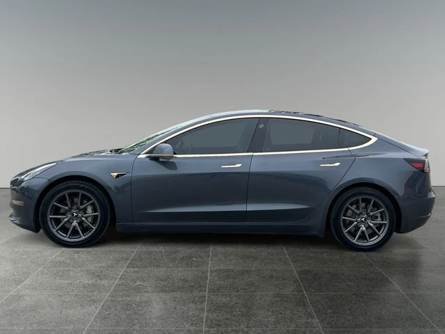 2020 Tesla Model 3 Long Range, stříbrná, 218 487 km, dovoz Kanada — foto 2 z 15