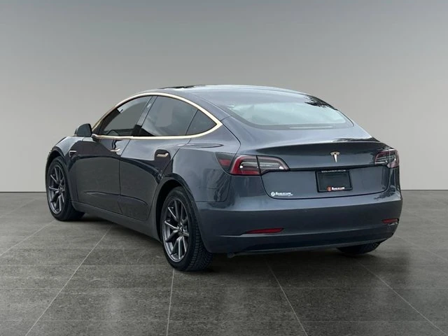 2020 Tesla Model 3 Long Range, stříbrná, 218 487 km, dovoz Kanada — foto 3 z 15