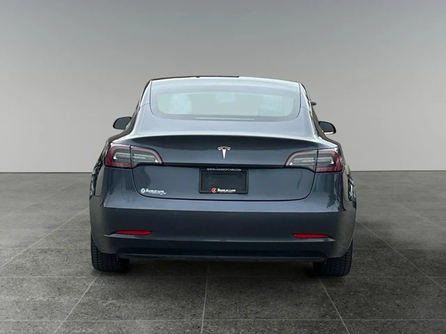 2020 Tesla Model 3 Long Range, stříbrná, 218 487 km, dovoz Kanada — foto 4 z 15