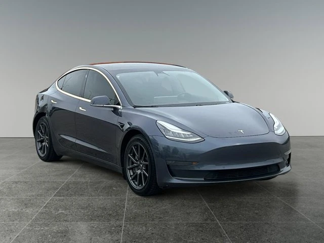2020 Tesla Model 3 Long Range, stříbrná, 218 487 km, dovoz Kanada — foto 7 z 15