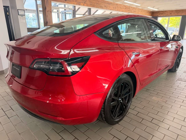 2021 Tesla Model 3 Standard Range Plus, 123 583 km, dovoz Kanada — foto 5 z 5