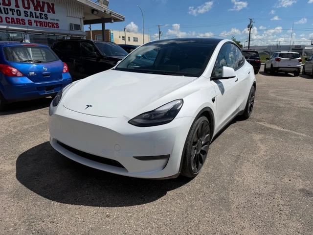 2022 Tesla Model Y Performance, 71 000 km, dovoz Kanada — foto 3 z 5