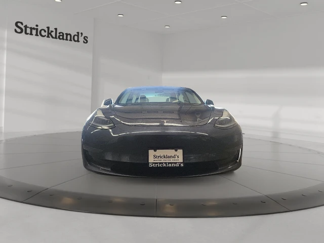 2021 Tesla Model 3, černá, 137 192 km, dovoz Kanada — foto 2 z 16
