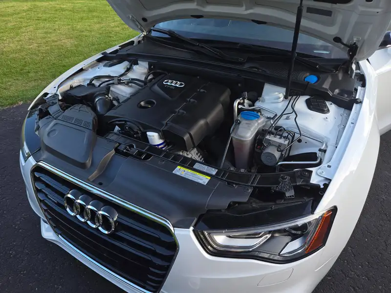 2015 Audi A5 Progressiv, bílá, 99 089 km, dovoz Kanada — foto 10 z 10