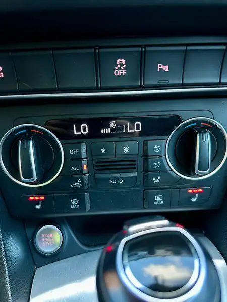 2016 Audi Q3 Technik, černá, 151 000 km, dovoz Kanada — foto 12 z 12